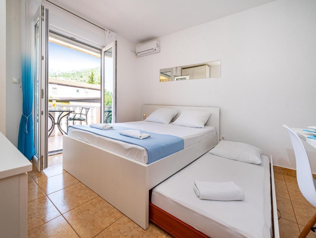 Apartments Prkacin Starigrad Paklenica Εξωτερικό φωτογραφία