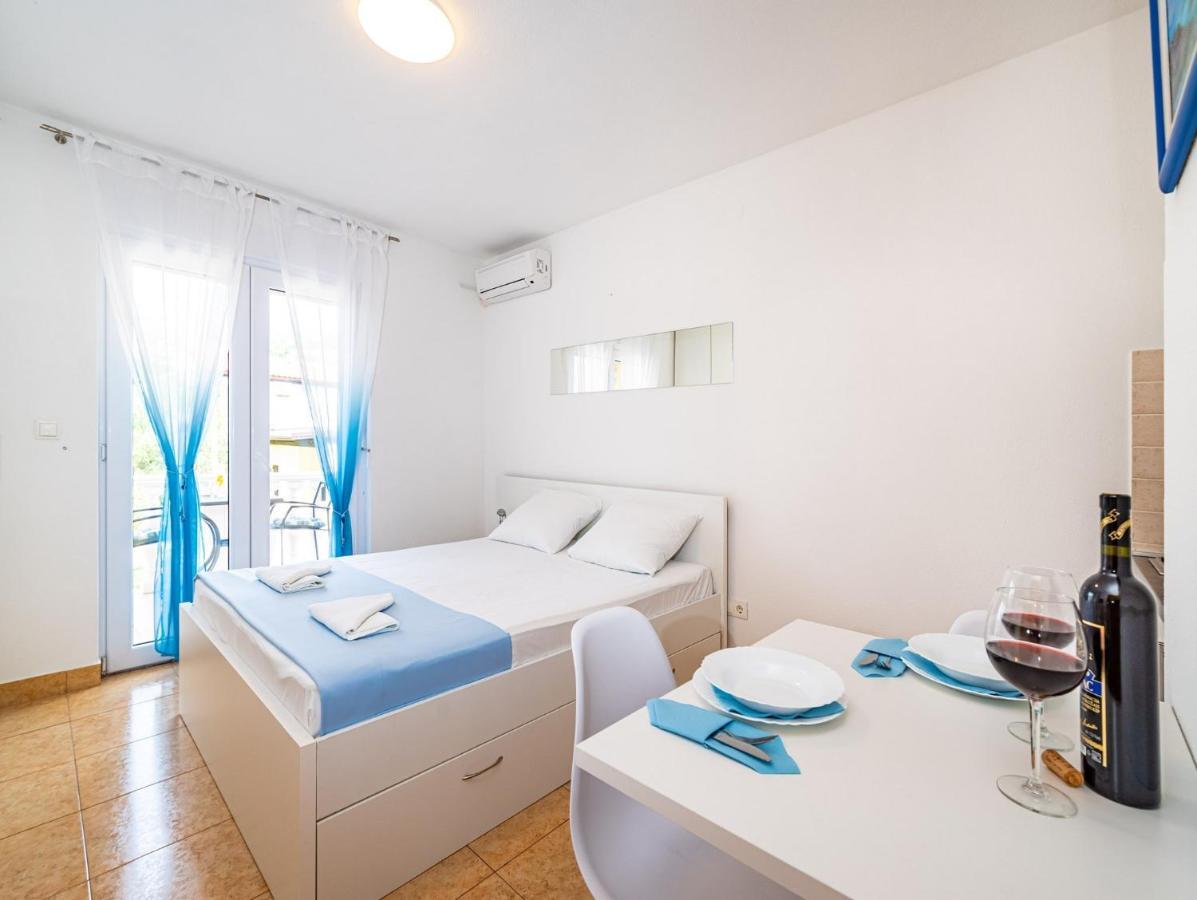 Apartments Prkacin Starigrad Paklenica Εξωτερικό φωτογραφία