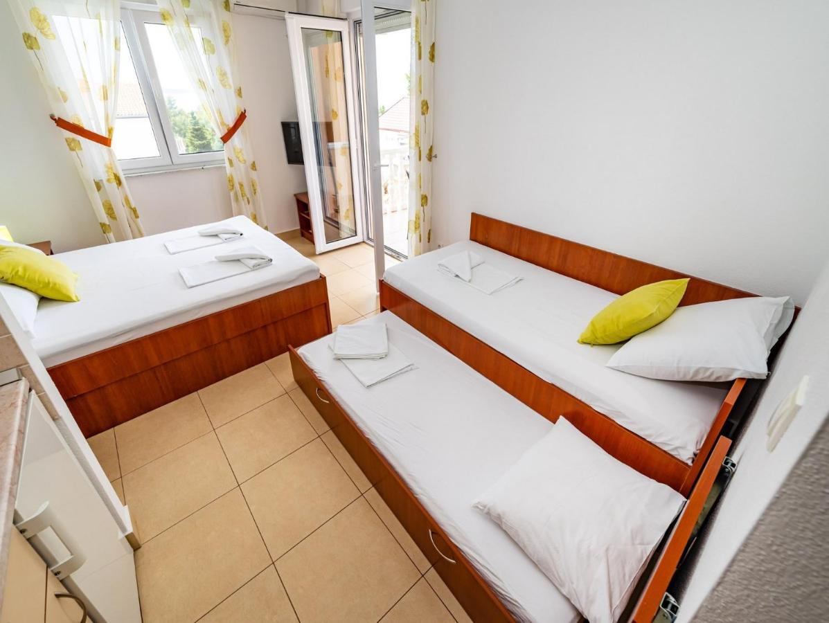 Apartments Prkacin Starigrad Paklenica Εξωτερικό φωτογραφία