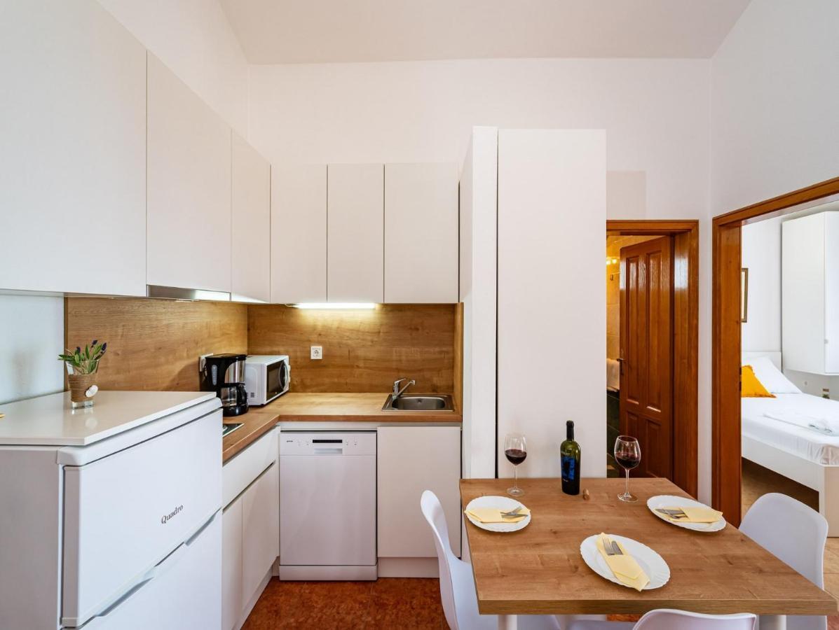 Apartments Prkacin Starigrad Paklenica Εξωτερικό φωτογραφία
