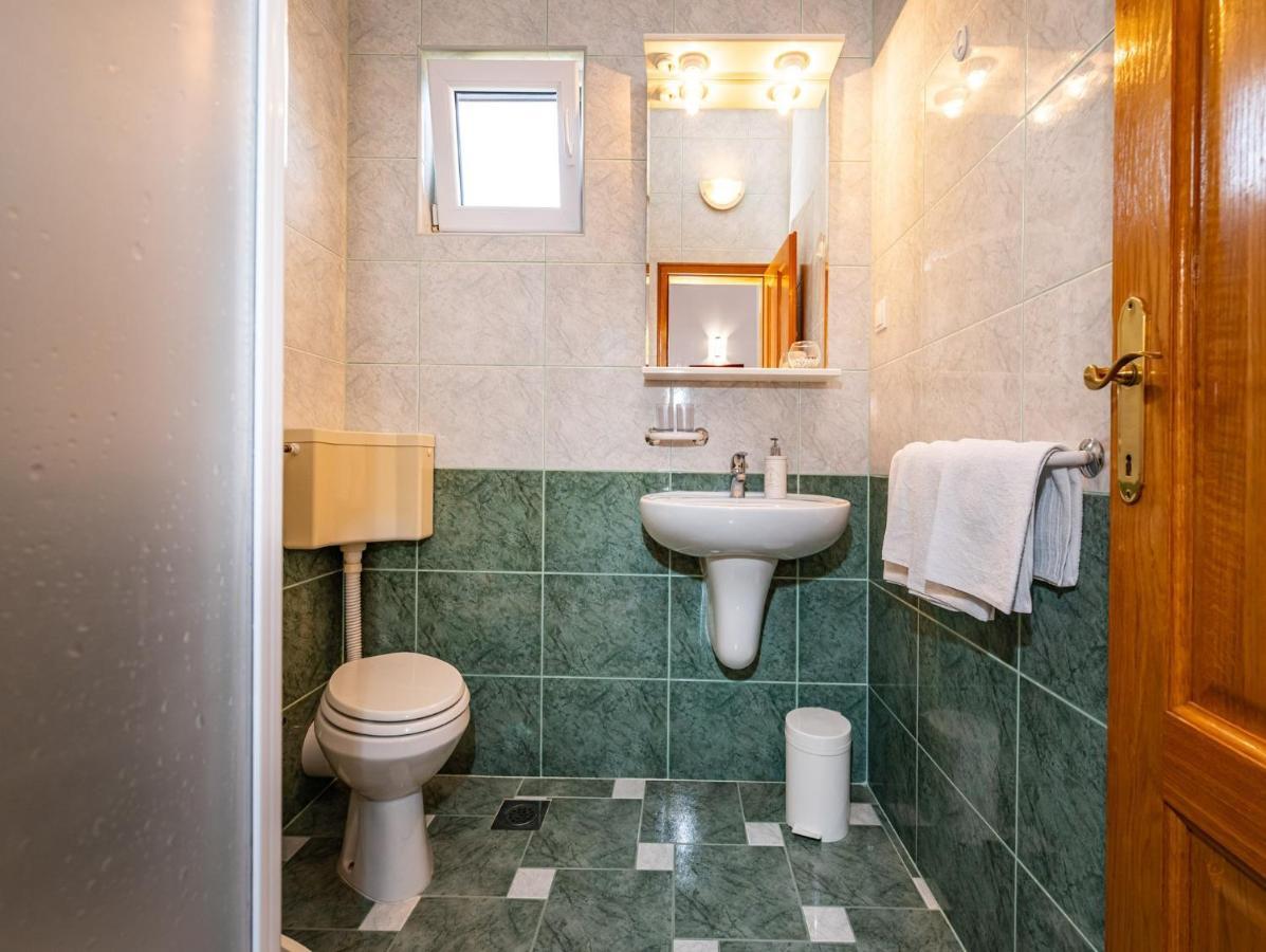 Apartments Prkacin Starigrad Paklenica Εξωτερικό φωτογραφία