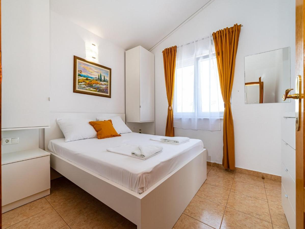 Apartments Prkacin Starigrad Paklenica Εξωτερικό φωτογραφία