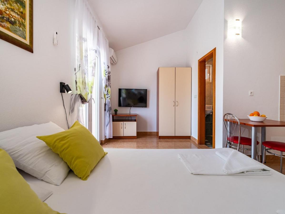 Apartments Prkacin Starigrad Paklenica Εξωτερικό φωτογραφία