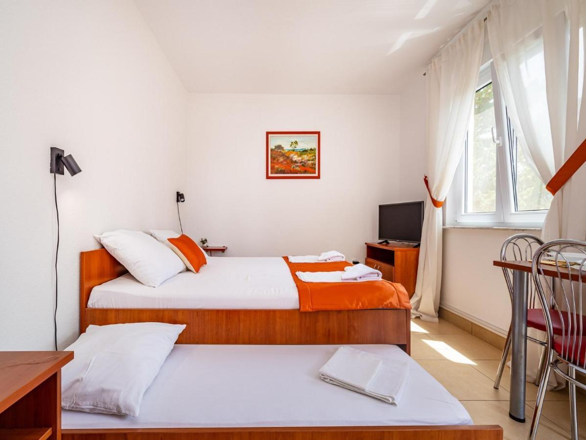 Apartments Prkacin Starigrad Paklenica Εξωτερικό φωτογραφία